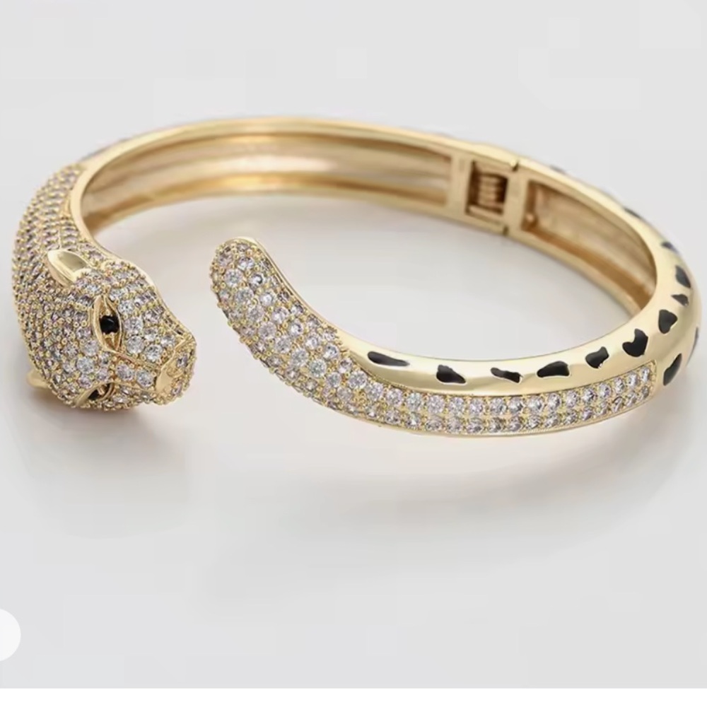 14K Gold Plated Panther Bangle Bracelet Hold